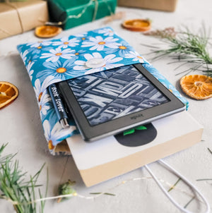 Daisy Book Sleeve with Pocket and Button Closure